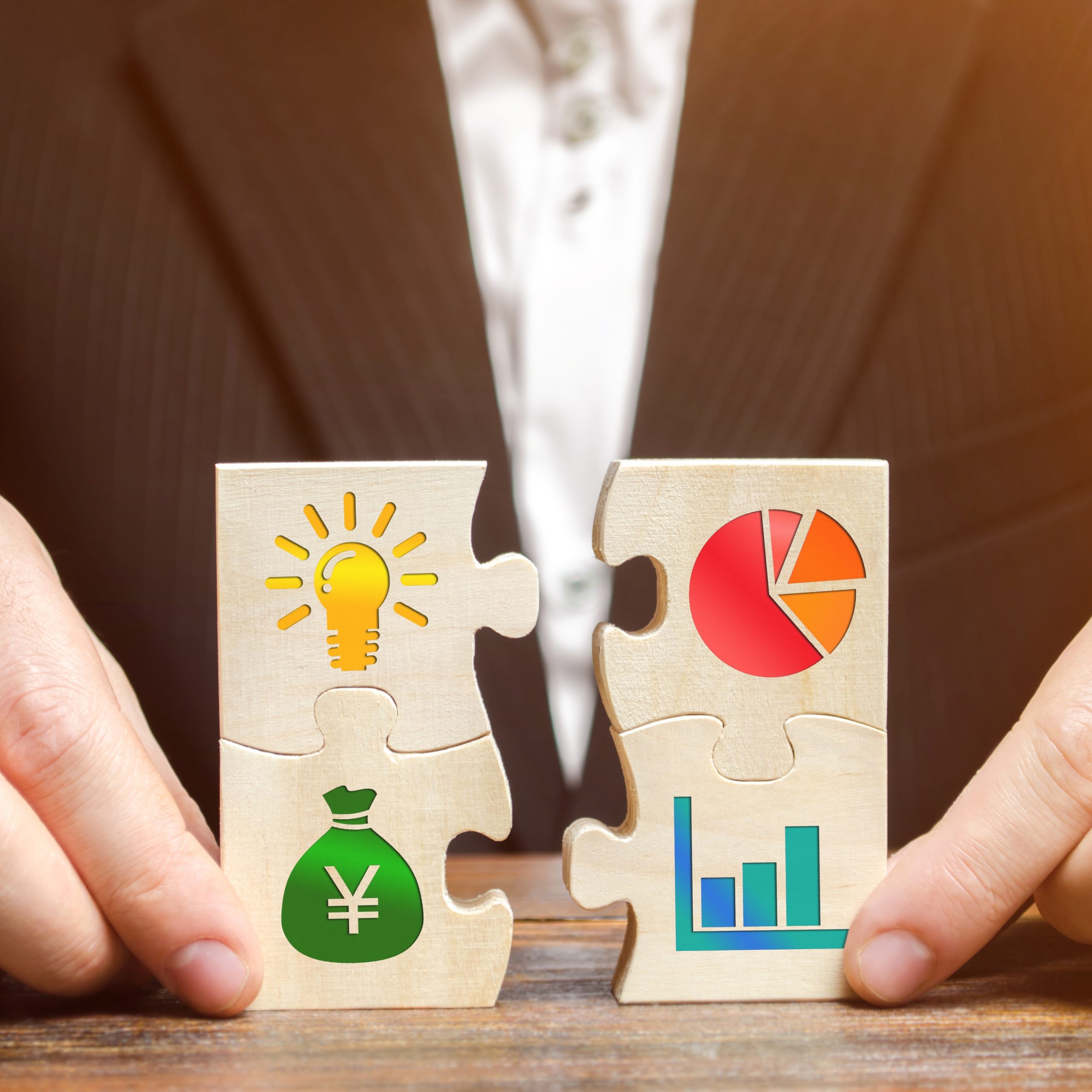 business-concept-with-lightbulb-idea-and-chart-2026-01-08-23-13-47-utc